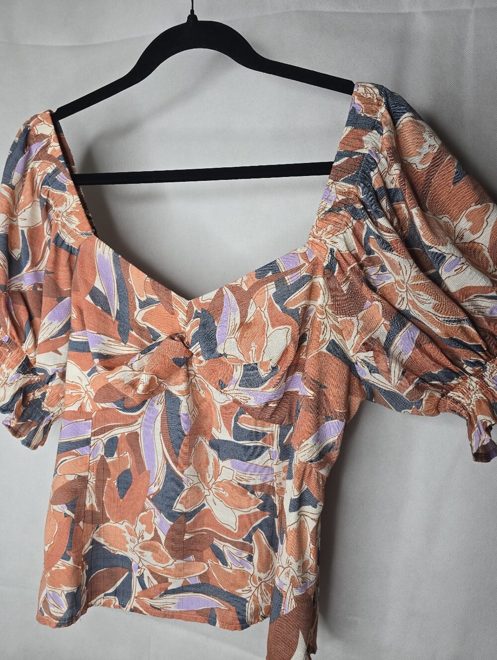 Nine West Twit Front Blouse Floral Rust Short Puff Sleeve Sweetheart Neck Boho